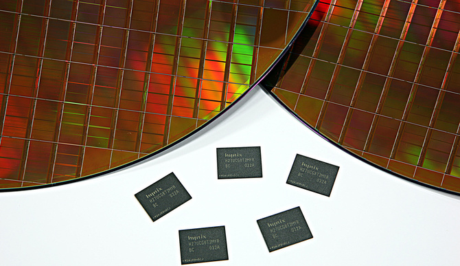 Как указывает источник, именно низкая производительность от производства чипов 3D QLC может привести к росту цен на носители SSD в следующем году
